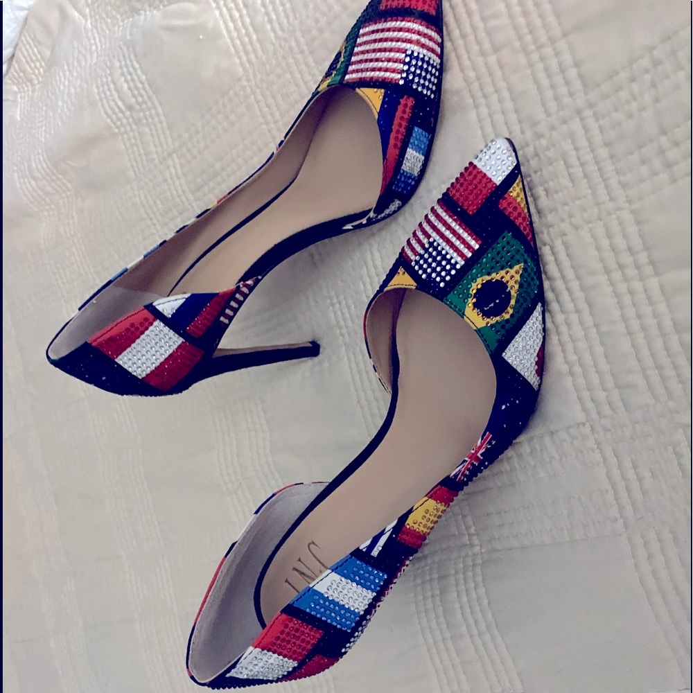 INC International Concepts Flag Pumps
